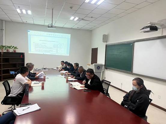 聚会室里的人们形貌已自动天生