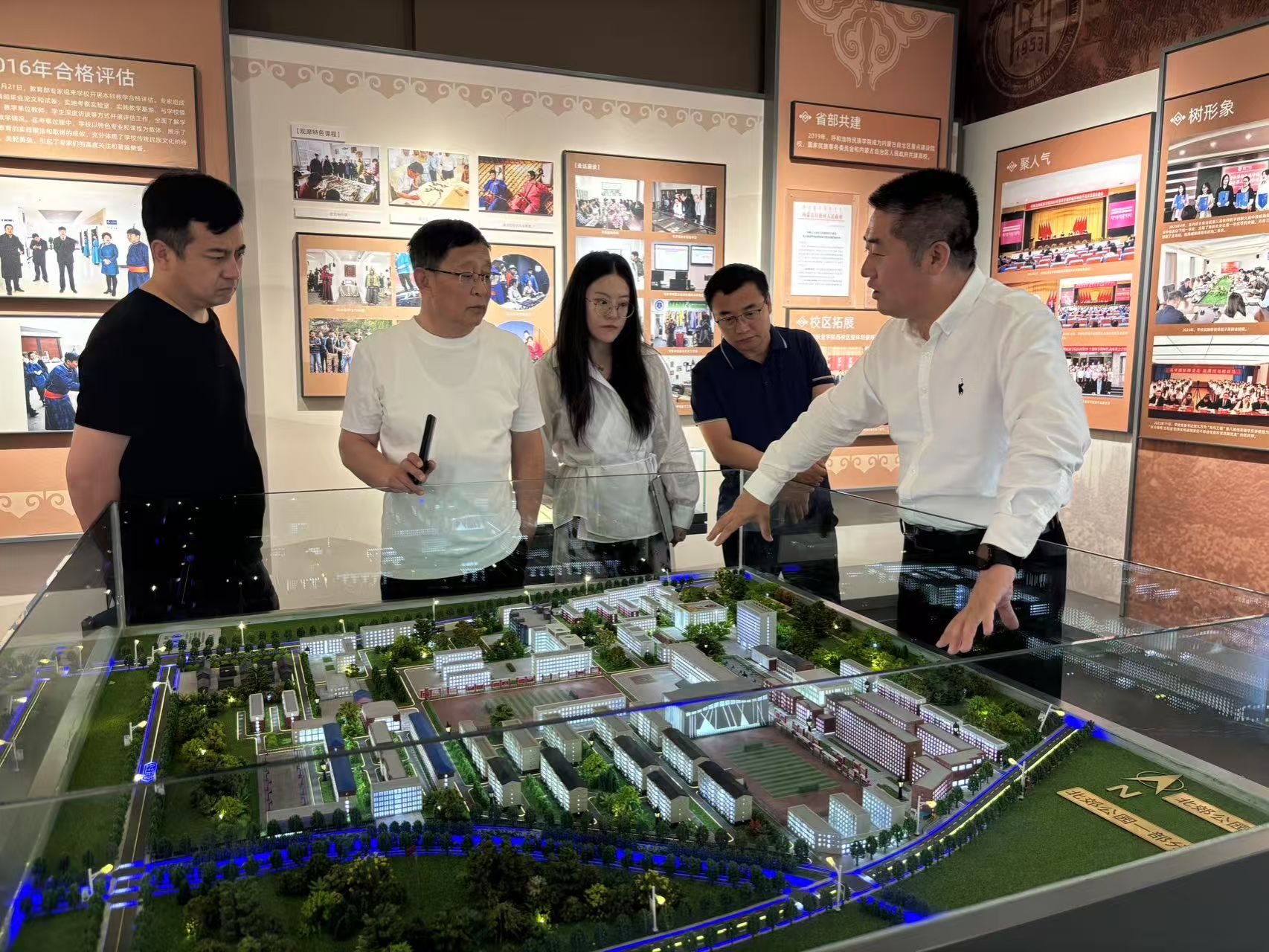 鄂尔多斯生态情形职业学院调研组来我？？？？？？？疾斓餮