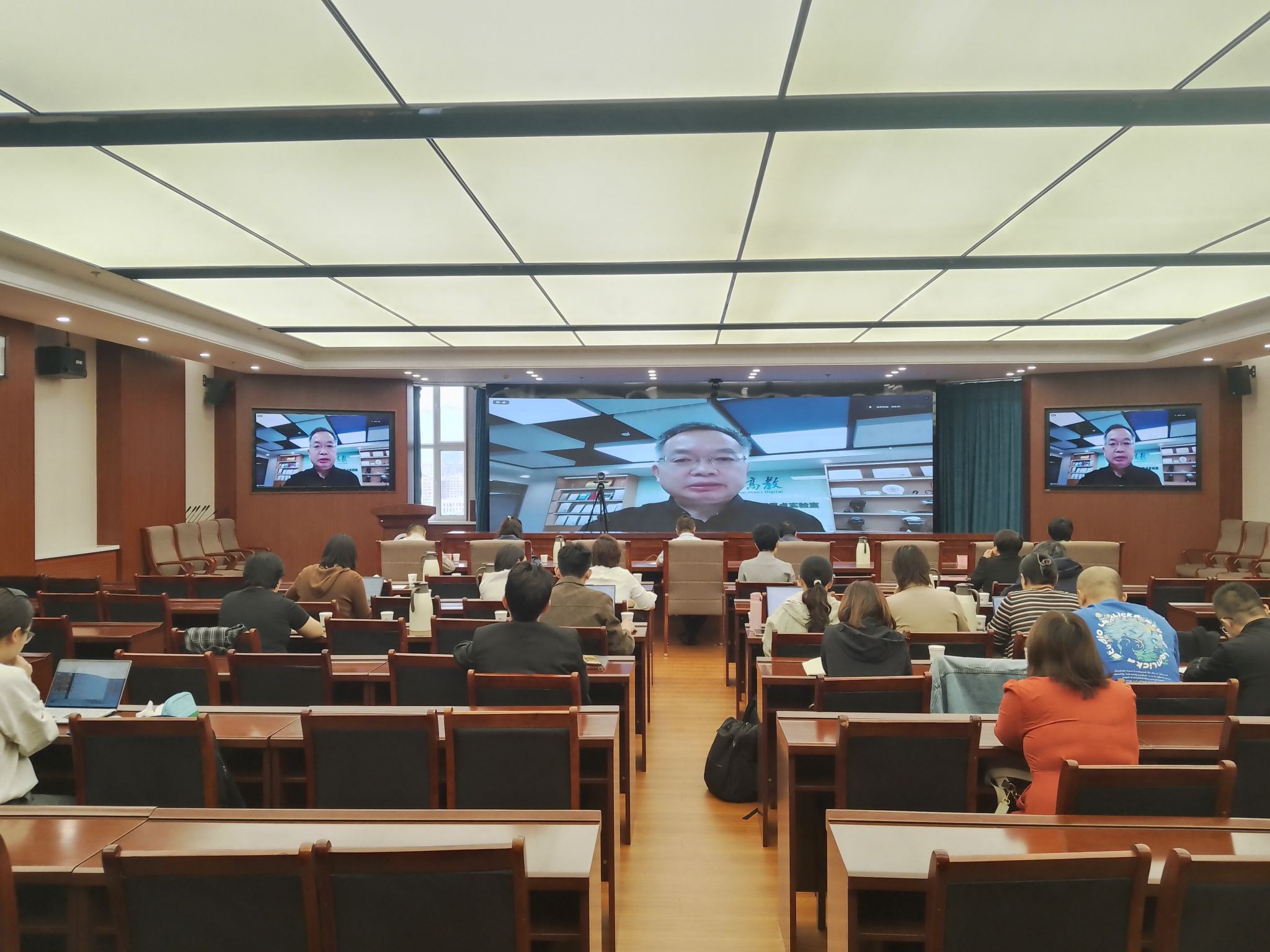 我校组织加入2025年内蒙古自治区级实验教学树模中心高质量生长钻研会