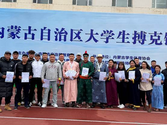 一群人站在一起形貌已自动天生