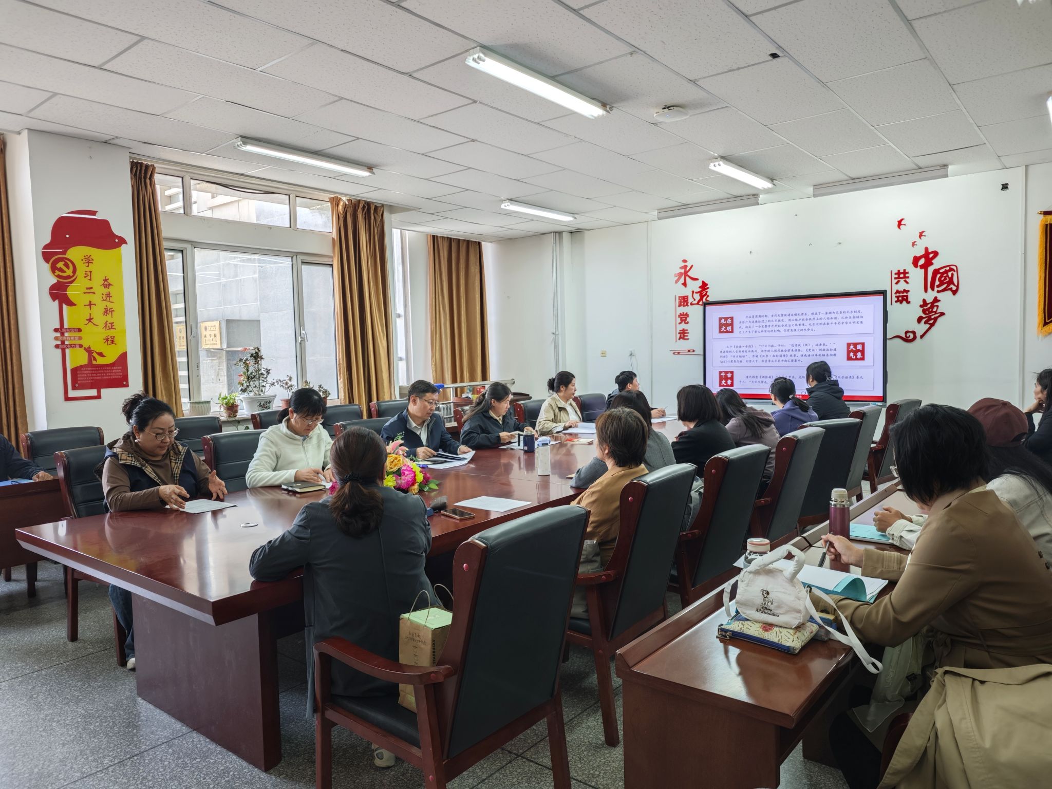 我院组织师生集中收看学习“习近平文化头脑大课堂”第七讲