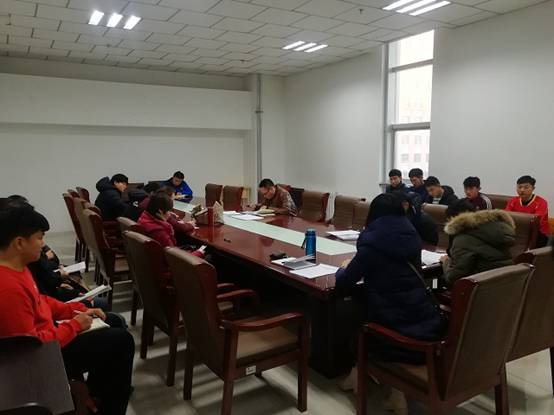 述职评媾和选举事情现场