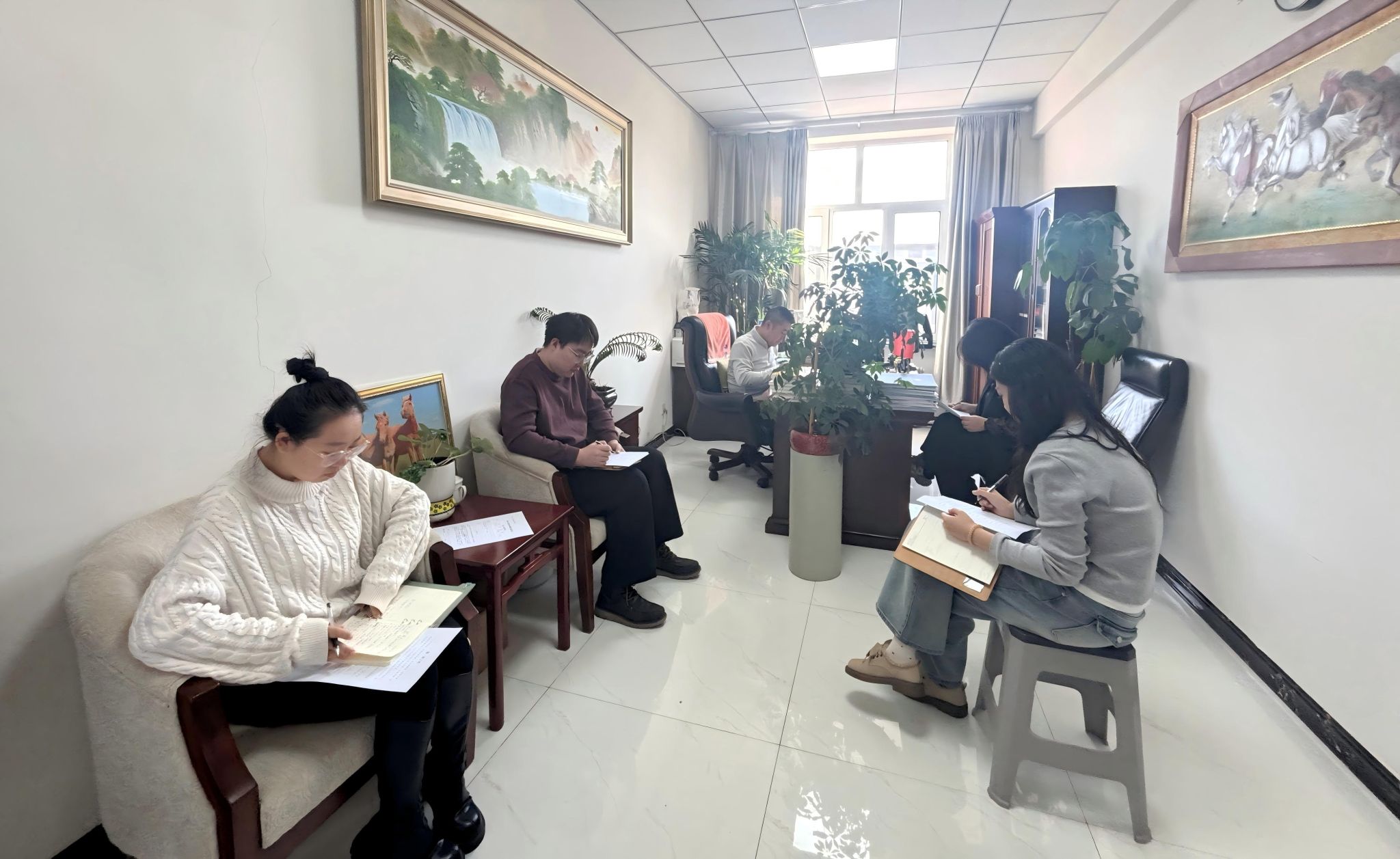 党委统战部召开部务会 