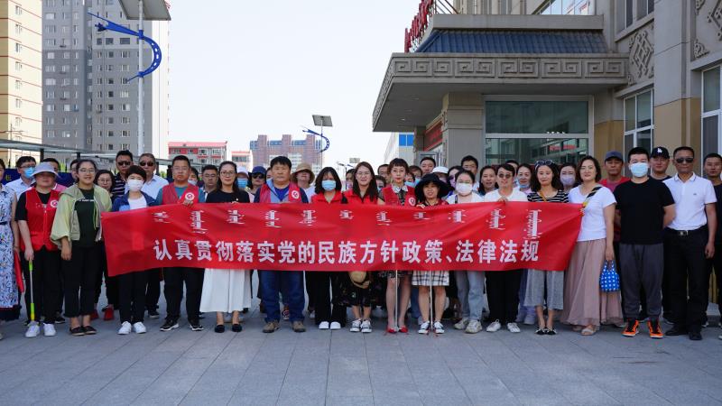 学校深入社区开展胜天国际官网团结宣传运动